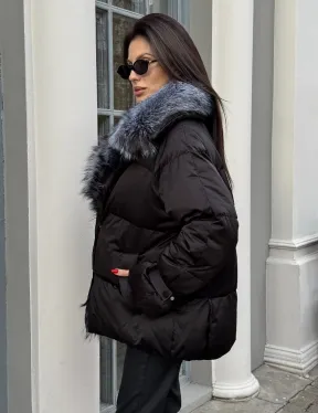 Модный пуховик в стиле Oversize с натуральным мехом чернобурки