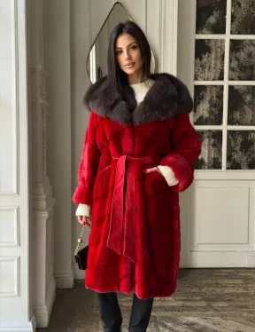 Красное меховое кимоно из аукционной норки с капюшоном куница