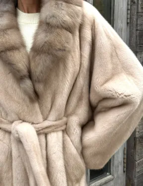 Шуба LUXURY кимоно из норки IVORY с английским воротником из меха куницы