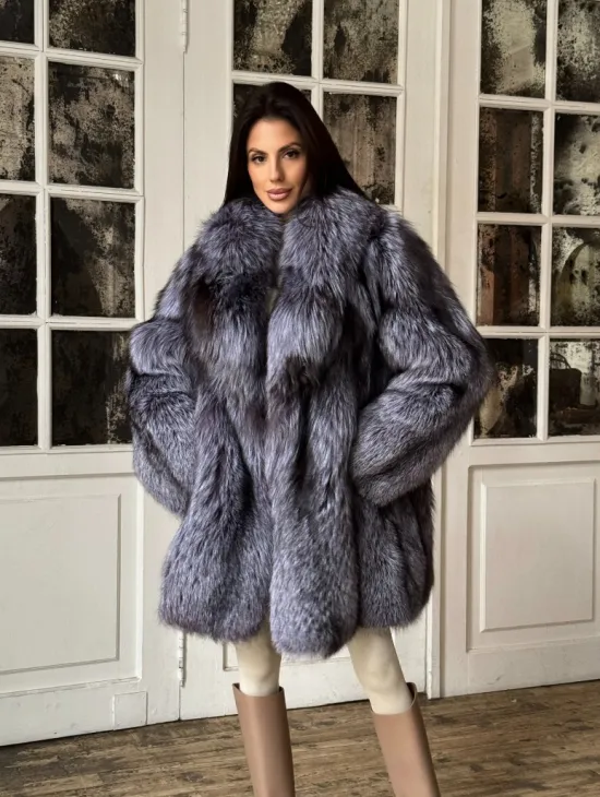 Натуральная шуба из меха чернобурки, воротник шаль