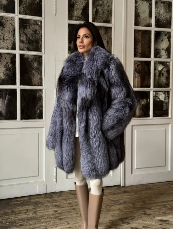 Натуральная шуба из меха чернобурки, воротник шаль