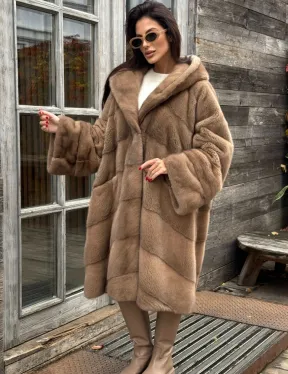 Шуба из меха премиальной плюшевой норки с капюшоном