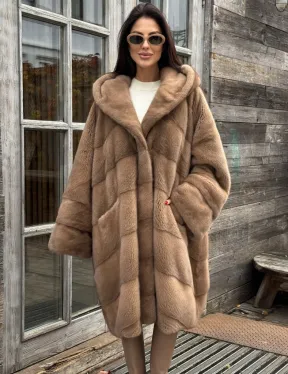 Шуба из меха премиальной плюшевой норки с капюшоном