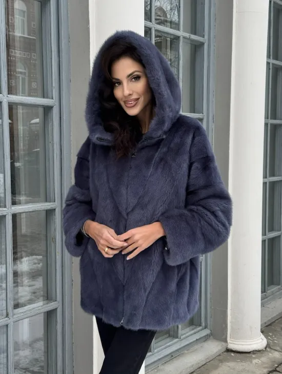 Меховая курточка - бомбер из аукционной норки с капюшоном