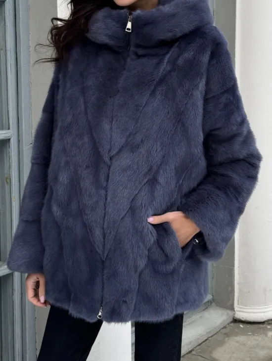 Меховая курточка - бомбер из аукционной норки с капюшоном