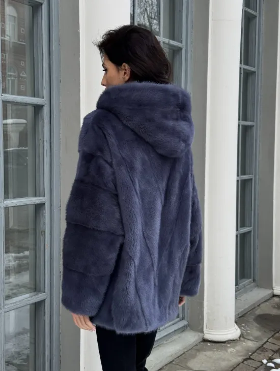 Меховая курточка - бомбер из аукционной норки с капюшоном