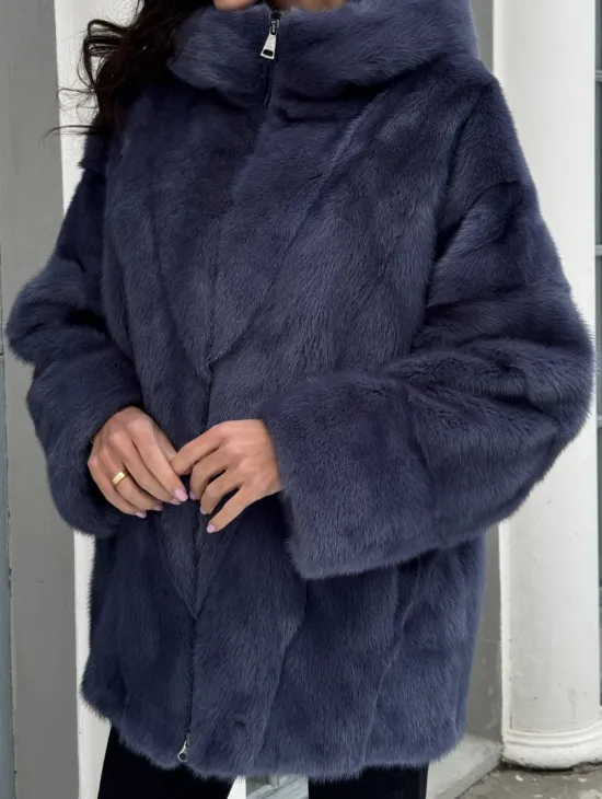 Меховая курточка - бомбер из аукционной норки с капюшоном