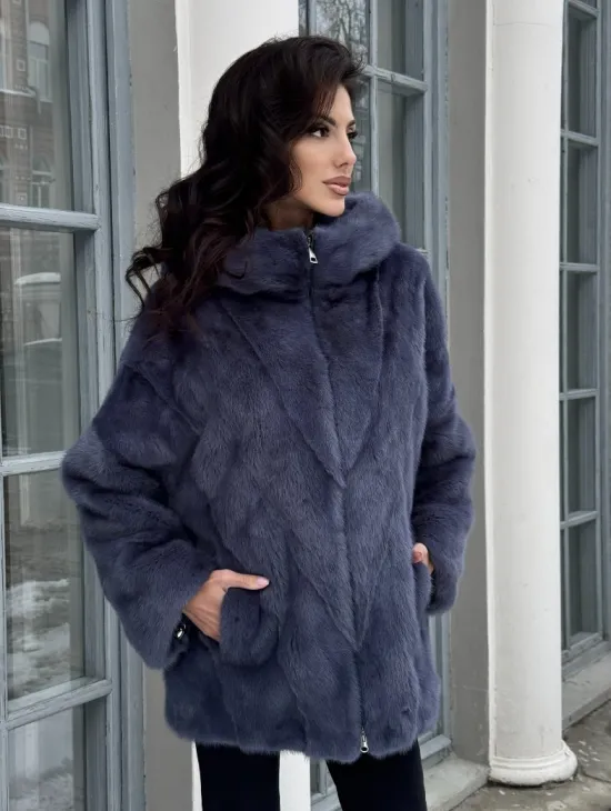 Меховая курточка - бомбер из аукционной норки с капюшоном