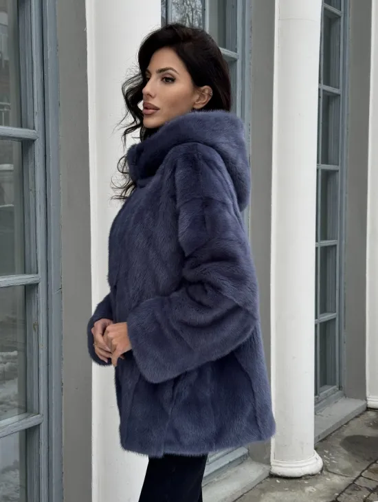 Меховая курточка - бомбер из аукционной норки с капюшоном