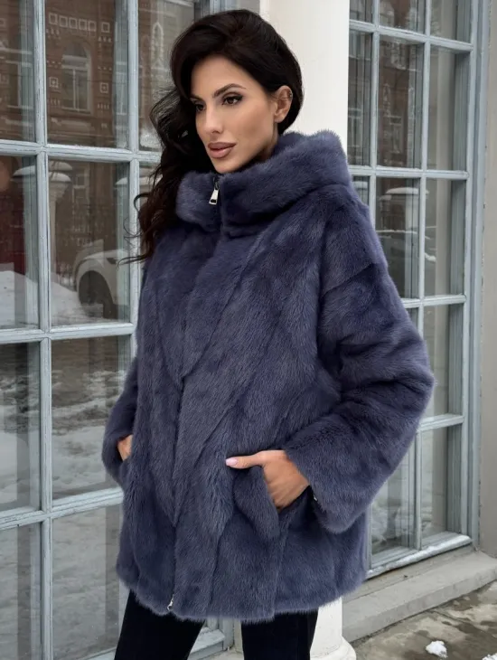 Меховая курточка - бомбер из аукционной норки с капюшоном