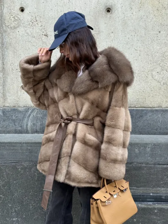 Женское зимнее норковое пончо с капюшоном куница - цвет пастель