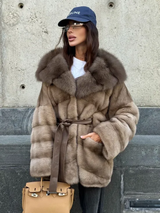 Женское зимнее норковое пончо с капюшоном куница - цвет пастель