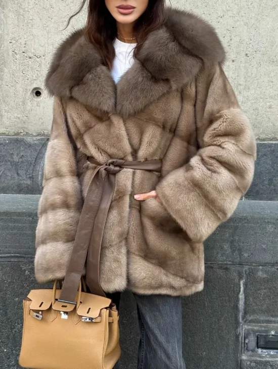 Женское зимнее норковое пончо с капюшоном куница - цвет пастель