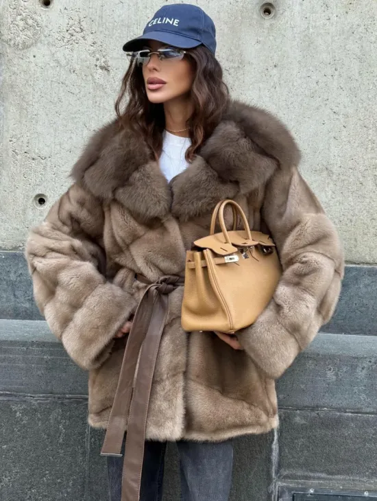 Женское зимнее норковое пончо с капюшоном куница - цвет пастель