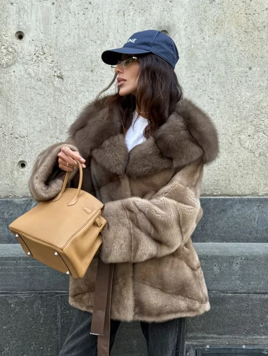 Женское зимнее норковое пончо с капюшоном куница - цвет пастель