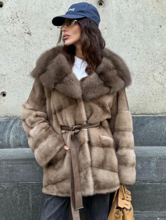 Женское зимнее норковое пончо с капюшоном куница - цвет пастель