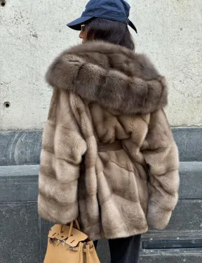 Женское зимнее норковое пончо с капюшоном куница - цвет пастель