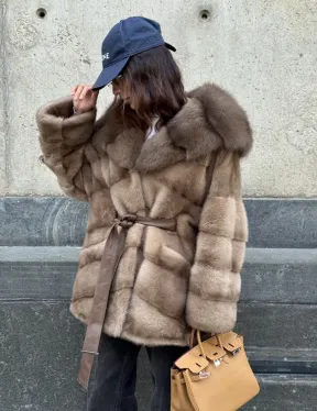 Женское зимнее норковое пончо с капюшоном куница - цвет пастель