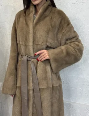 Элегантная норковая шуба кимоно с V-образным воротником в цвете Pastel