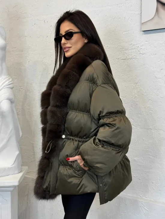 Женский стеганный пуховик на гусином пуху с отделкой из меха песца