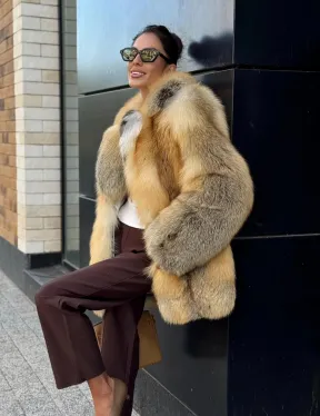 Золотистая шуба из натурального меха лисы цельные пластины