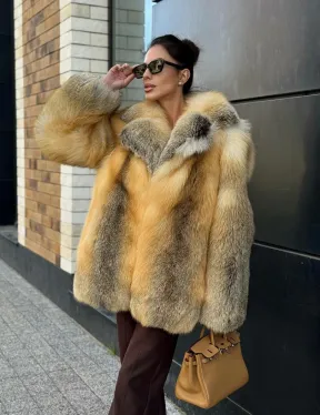 Золотистая шуба из натурального меха лисы цельные пластины