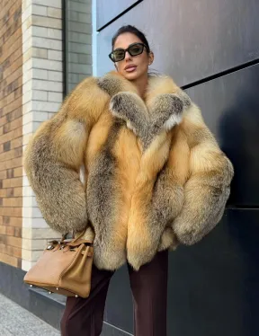 Золотистая шуба из натурального меха лисы цельные пластины