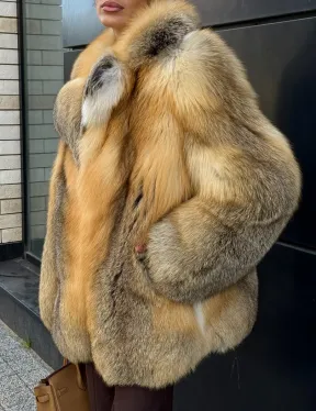 Золотистая шуба из натурального меха лисы цельные пластины