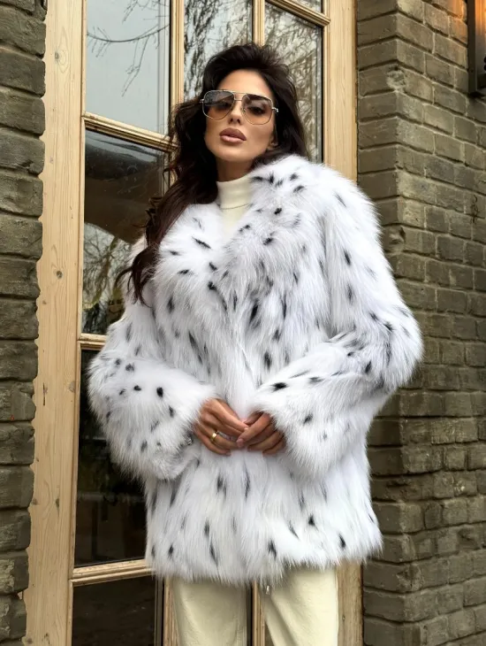 Шуба из цельных шкур натурального меха лисы под рысь (ручная работа)