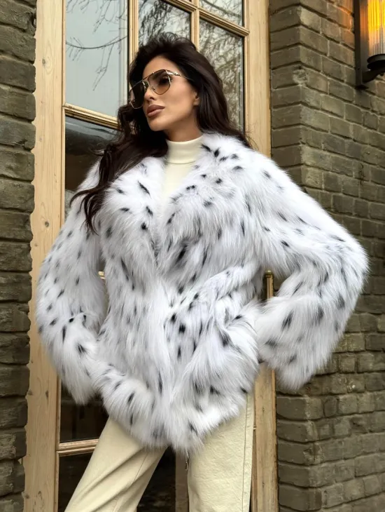 Шуба из цельных шкур натурального меха лисы под рысь (ручная работа)
