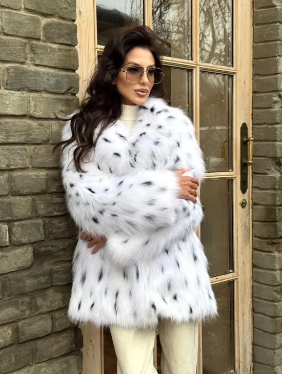 Шуба из цельных шкур натурального меха лисы под рысь (ручная работа)