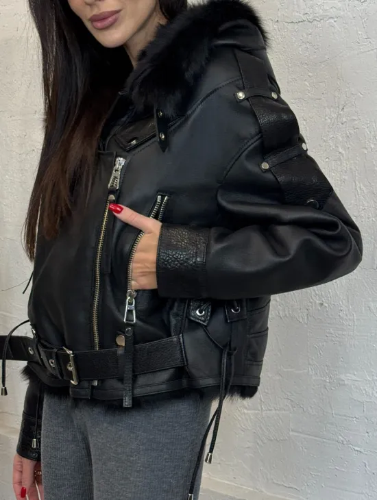 Короткая женская куртка - дубленка из натуральной кожи и мехом тосканы внутри, капюшон