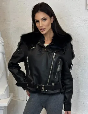 Короткая женская куртка - дубленка из натуральной кожи и мехом тосканы внутри, капюшон