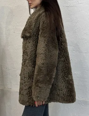 Дублёнка «Дафлкот» cредней длины из овчины Tigrado на застёжках - кожаные ремешки