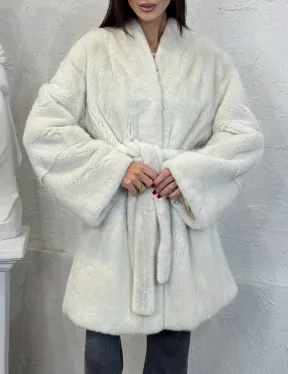 Светлая норковая шуба - халат средней длины из велюровой норки