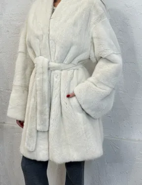 Светлая норковая шуба - халат средней длины из велюровой норки