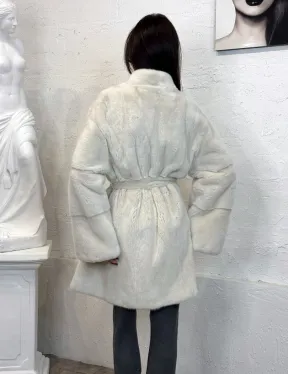 Светлая норковая шуба - халат средней длины из велюровой норки