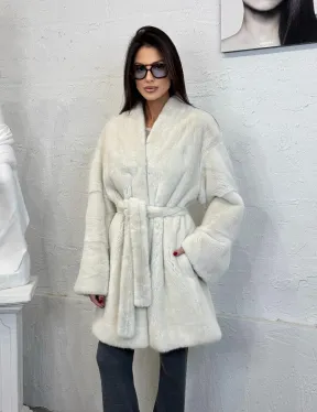 Светлая норковая шуба - халат средней длины из велюровой норки