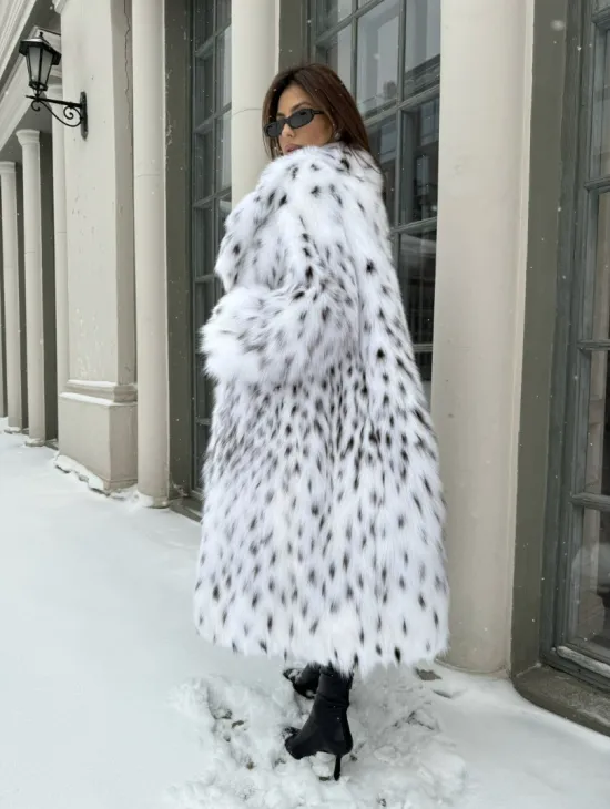 Шуба из меха кристальной лисы под рысь - английский воротник