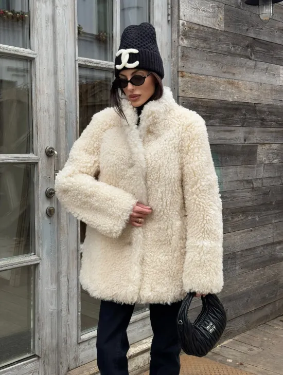 Женская шуба - дубленка двухсторонняя из натурального меха тиградо, стойка воротник