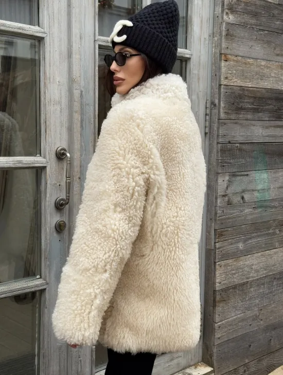 Женская шуба - дубленка двухсторонняя из натурального меха тиградо, стойка воротник