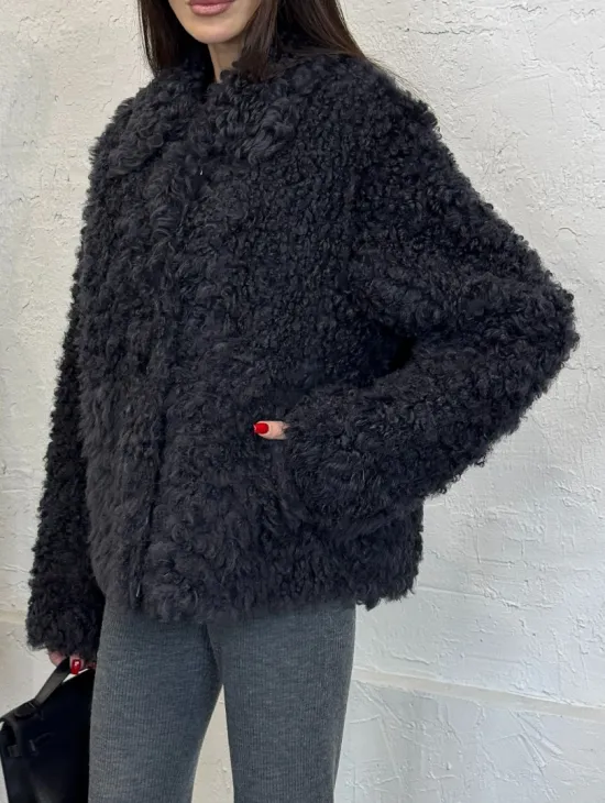 Короткая шуба - дубленка из натуральной овчины,  воротник апаш