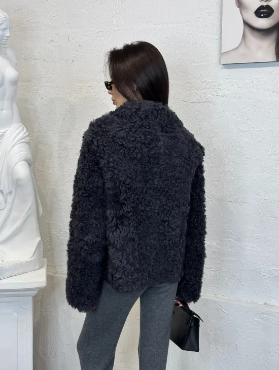 Короткая шуба - дубленка из натуральной овчины,  воротник апаш