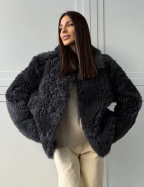 Короткая шуба - дубленка из натуральной овчины,  воротник апаш