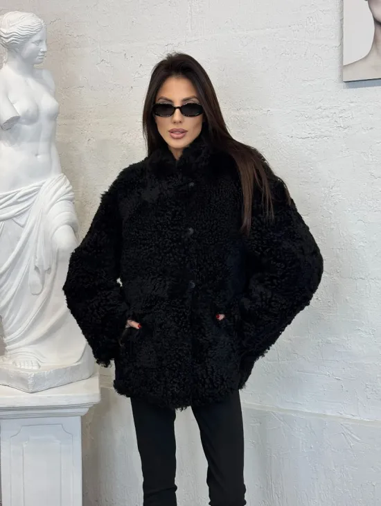 Черный двухсторонний полушубок из натурального меха овчины