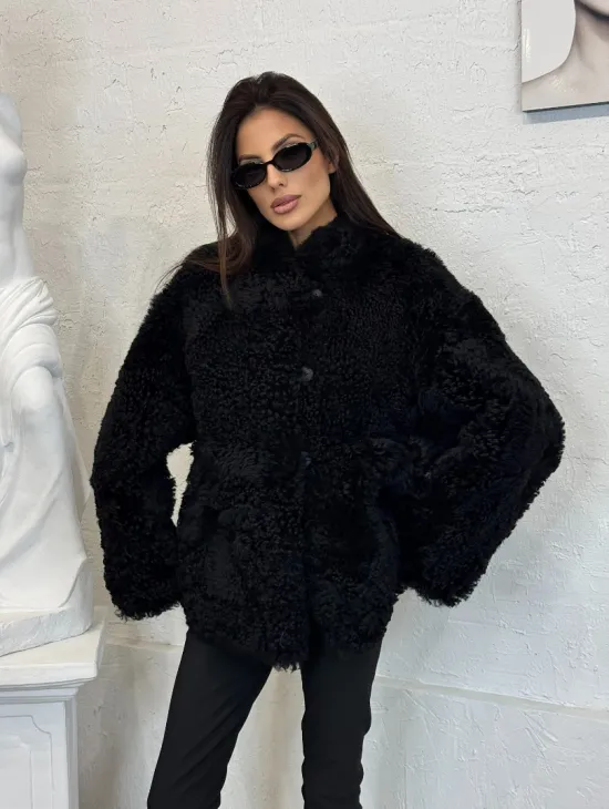Черный двухсторонний полушубок из натурального меха овчины