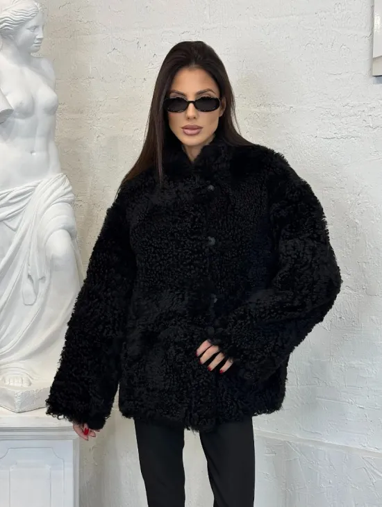 Черный двухсторонний полушубок из натурального меха овчины