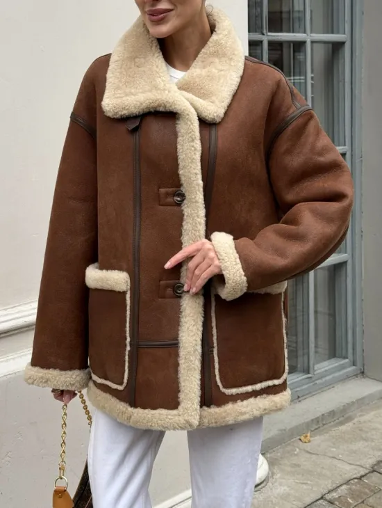 Современная коричневая дубленка из меха кёрли «Casual style»