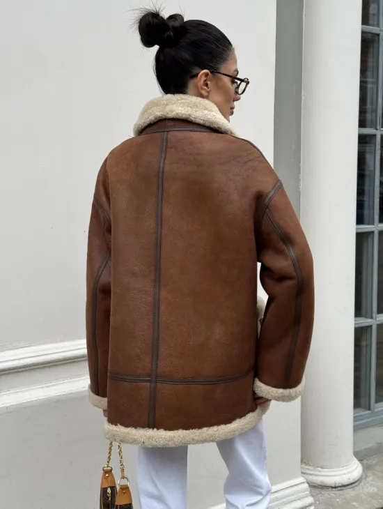 Современная коричневая дубленка из меха кёрли «Casual style»
