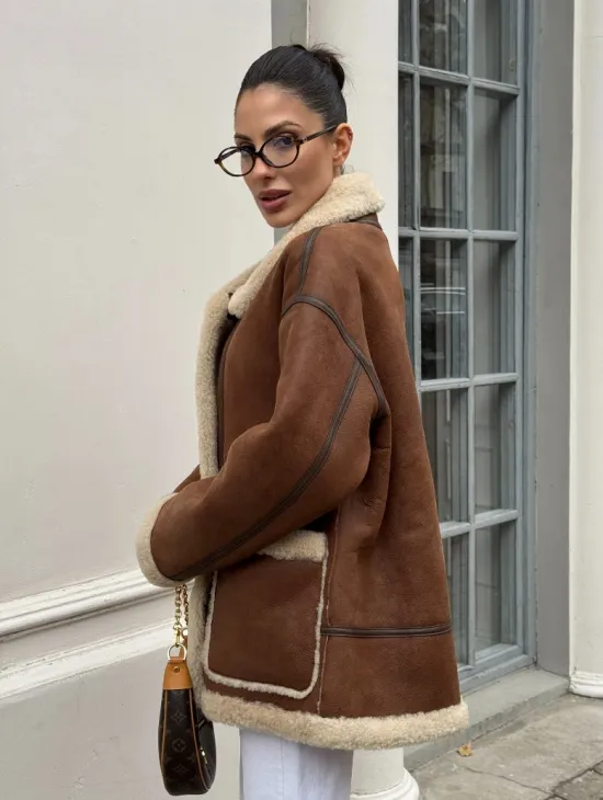 Современная коричневая дубленка из меха кёрли «Casual style»